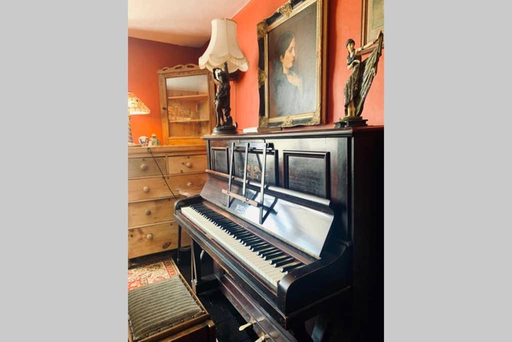 Stunning 18Th Century 5 Bed House Old-Town Hastings Vila Exterior foto